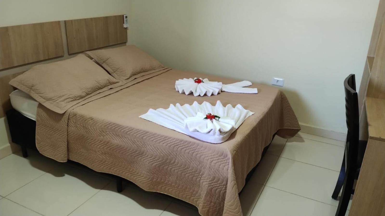 Attriun Hotel 과룰류스 외부 사진