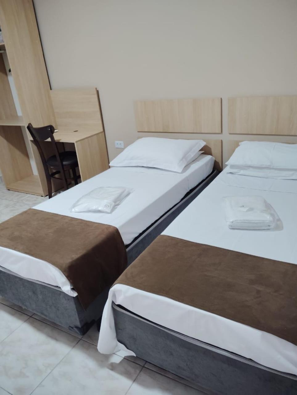 Attriun Hotel 과룰류스 외부 사진